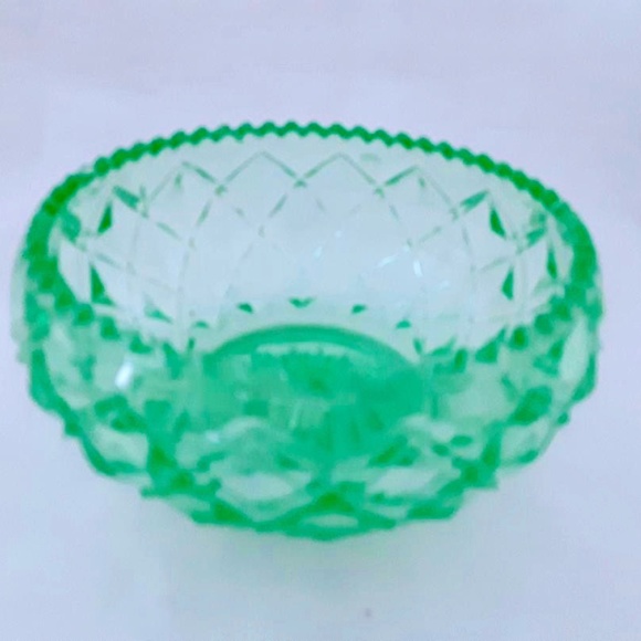 Other - 💲SALE💲 Vintage/Antique Round Vaseline Glass Bowl 5in